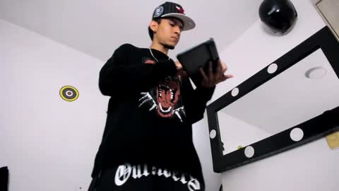   online show from April 3, 2026, 1:14 am