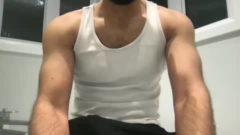 Snapshot of samwise2418 chatting on December 27, 2024, 10:59 pm Sam W dick strip tease online show from December 27, 2024, 10:59 pm