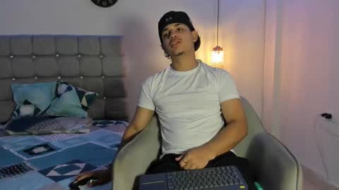 samxx_muscle online show from September 24, 2025, 2:20 pm