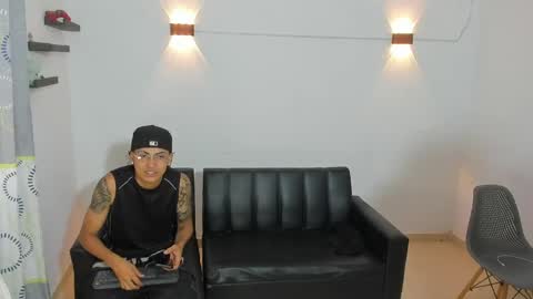 Snapshot of samxx_muscle chatting on May 11, 2026, 2:45 pm samxx_muscle online show from May 11, 2026, 2:45 pm
