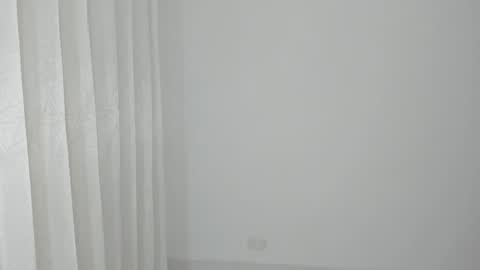 Snapshot of samy_jonnes_ chatting on January 10, 2025, 11:18 pm Hello I am absent due to a family calamity I will return soon-hola estoy ausente por un problema familiar volvere pronto. online show from January 10, 2025, 11:18 pm