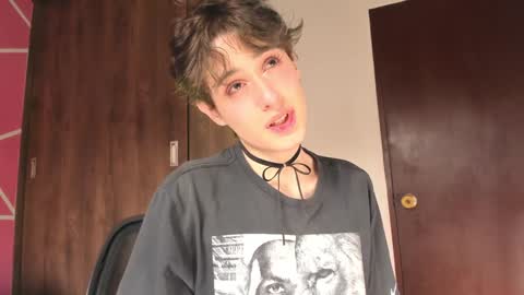 Snapshot of san_love_kh chatting on December 3, 2024, 1:32 pm online show from December 3, 2024, 1:32 pm