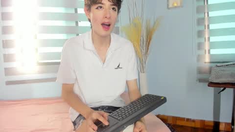 Snapshot of san_love_kh chatting on February 11, 2025, 2:24 pm online show from February 11, 2025, 2:24 pm