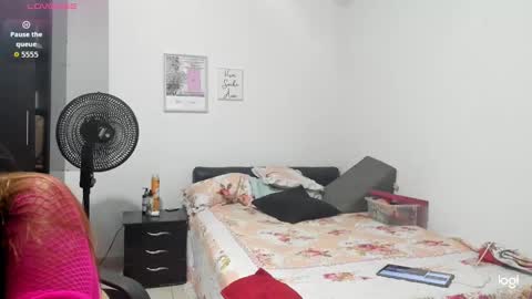 Sanddi  online show from September 23, 2025, 3:59 pm