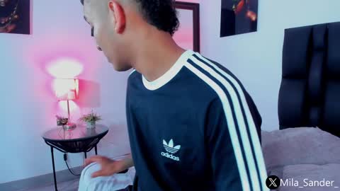 Snapshot of sander_mila chatting on December 10, 2024, 1:43 am MilaSander online show from December 10, 2024, 1:43 am