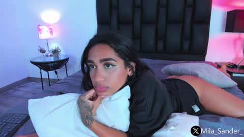 Snapshot of sander_mila chatting on January 5, 2025, 11:33 pm MilaSander online show from January 5, 2025, 11:33 pm