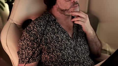 Sanders online show from December 24, 2024, 5:27 am