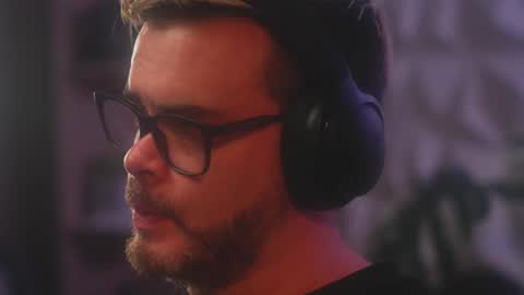 Sanders online show from February 9, 2026, 4:49 am