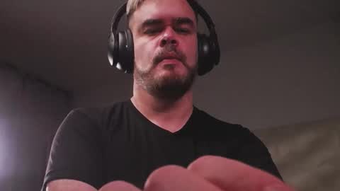 Sanders online show from February 20, 2026, 5:04 am