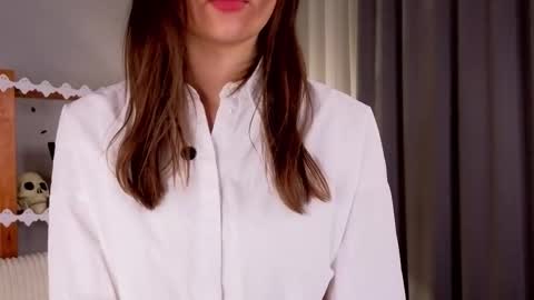 Snapshot of sandili chatting on November 1, 2025, 12:34 am Isabel but you can call me Bella online show from November 1, 2025, 12:34 am