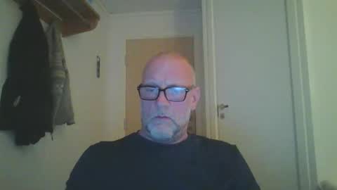 sandnesrune523 online show from February 14, 2026, 8:49 pm