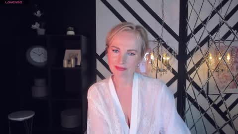 Sandra online show from February 13, 2025, 8:59 am