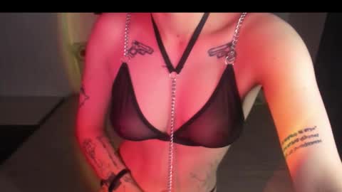 sandraa_a online show from October 1, 2025, 3:07 pm