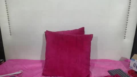 sandraclarkx69 online show from March 12, 2025, 12:47 pm