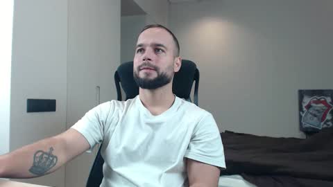 Snapshot of sandro_best chatting on January 16, 2026, 5:17 pm DeAlex online show from January 16, 2026, 5:17 pm