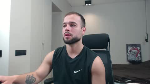 Snapshot of sandro_best chatting on February 6, 2026, 8:29 am DeAlex online show from February 6, 2026, 8:29 am