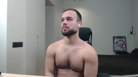 Snapshot of sandro_best chatting on February 11, 2026, 8:08 am DeAlex online show from February 11, 2026, 8:08 am