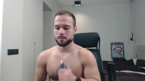 Snapshot of sandro_best chatting on February 13, 2026, 8:27 pm DeAlex online show from February 13, 2026, 8:27 pm