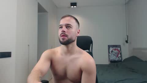 Snapshot of sandro_best chatting on March 22, 2026, 1:03 pm DeAlex online show from March 22, 2026, 1:03 pm