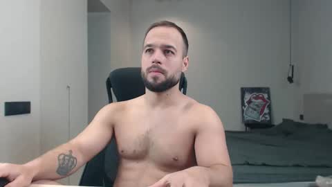 Snapshot of sandro_best chatting on April 6, 2026, 9:32 am DeAlex online show from April 6, 2026, 9:32 am