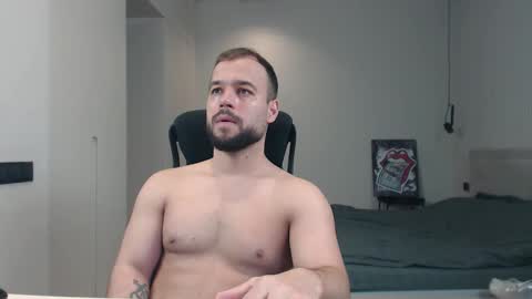 Snapshot of sandro_best chatting on April 16, 2026, 9:43 am DeAlex online show from April 16, 2026, 9:43 am