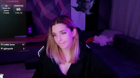 sandy_belle88 online show from October 2, 2025, 6:15 pm