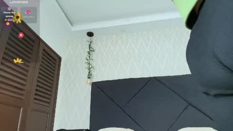Snapshot of sandy_rivas chatting on May 13, 2026, 12:13 pm SAM online show from May 13, 2026, 12:13 pm