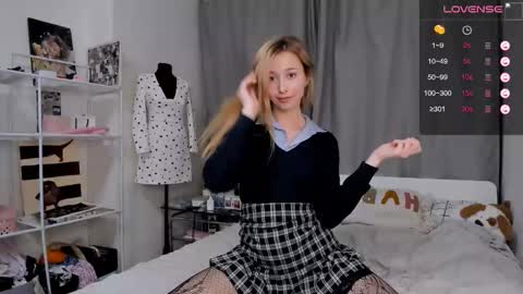 Snapshot of sandycramerrr chatting on November 22, 2025, 3:55 pm Sandy online show from November 22, 2025, 3:55 pm