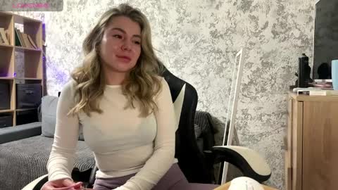 Sandy online show from April 2, 2026, 4:04 pm