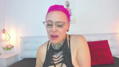 Sandy Rose online show from October 31, 2025, 5:52 am