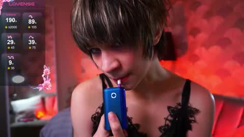 Viola  online show from November 4, 2025, 9:47 pm