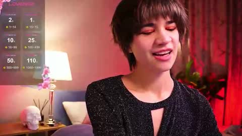 Viola  online show from November 7, 2025, 9:15 pm