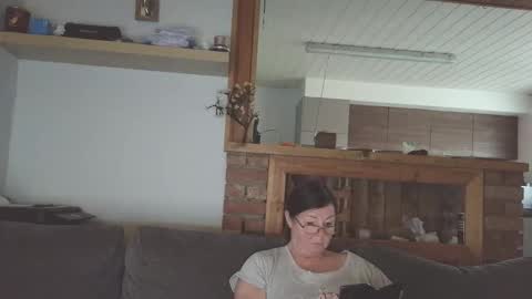 Snapshot of sanroom chatting on October 31, 2025, 3:24 pm sanroom online show from October 31, 2025, 3:24 pm