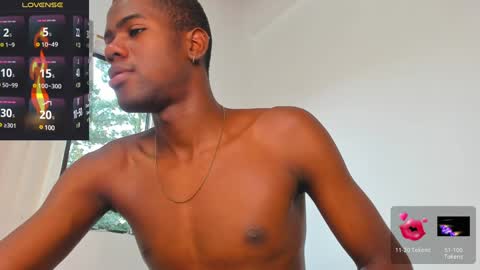 Snapshot of santi_brown1 chatting on January 19, 2025, 10:39 pm Santibrown online show from January 19, 2025, 10:39 pm