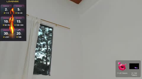 Snapshot of santi_brown1 chatting on January 20, 2025, 11:10 pm Santibrown online show from January 20, 2025, 11:10 pm