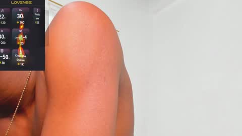 Snapshot of santi_brown1 chatting on January 26, 2025, 10:46 pm Santibrown online show from January 26, 2025, 10:46 pm