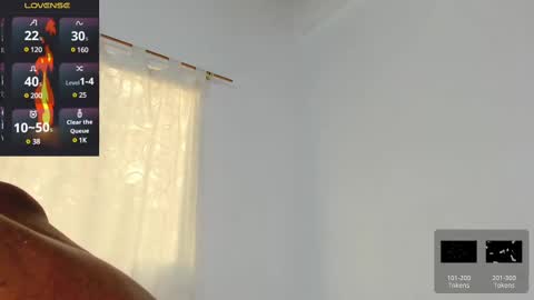 Snapshot of santi_brown1 chatting on February 14, 2025, 8:59 pm Santibrown online show from February 14, 2025, 8:59 pm