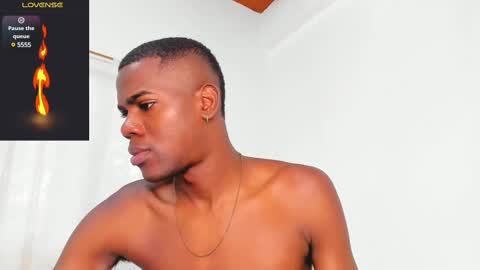 Snapshot of santi_brown1 chatting on March 9, 2025, 10:52 pm Santibrown online show from March 9, 2025, 10:52 pm