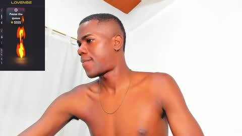 Snapshot of santi_brown1 chatting on March 10, 2025, 5:00 am Santibrown online show from March 10, 2025, 5:00 am