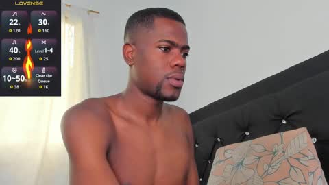 Snapshot of santi_brown1 chatting on September 17, 2025, 7:04 pm Santibrown online show from September 17, 2025, 7:04 pm