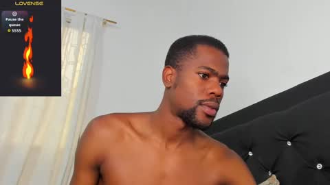 Snapshot of santi_brown1 chatting on October 11, 2025, 9:46 pm Santibrown online show from October 11, 2025, 9:46 pm