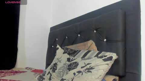 Snapshot of santi_brown1 chatting on April 30, 2026, 8:57 pm Santibrown online show from April 30, 2026, 8:57 pm