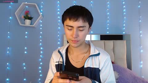 santi_fabulous online show from December 3, 2024, 9:23 pm