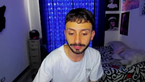 Snapshot of santi_mateo chatting on April 15, 2026, 9:15 pm Santi online show from April 15, 2026, 9:15 pm