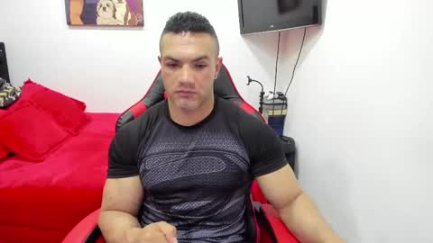 santi_pastori online show from October 4, 2025, 7:34 pm