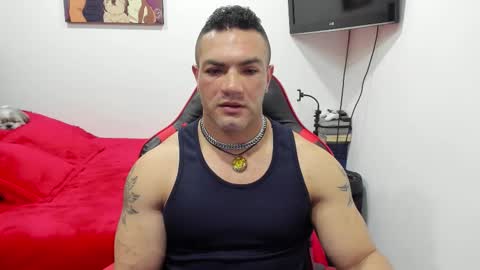 santi_pastori online show from October 29, 2025, 6:09 pm