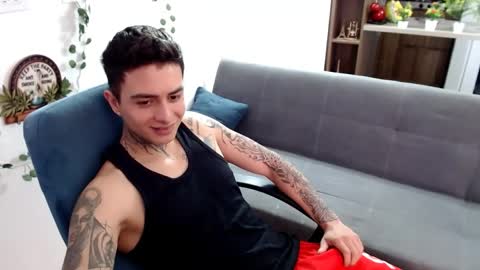 santi_ss online show from April 7, 2026, 3:01 pm