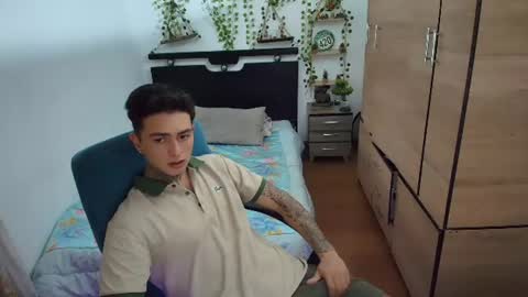 Snapshot of santi_ss chatting on June 29, 2026, 1:23 am santi_ss online show from June 29, 2026, 1:23 am