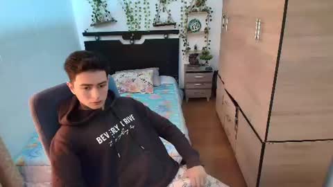 Snapshot of santi_ss chatting on July 1, 2026, 2:29 pm santi_ss online show from July 1, 2026, 2:29 pm