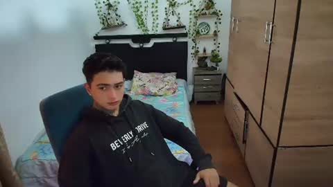 Snapshot of santi_ss chatting on July 5, 2026, 11:39 am santi_ss online show from July 5, 2026, 11:39 am